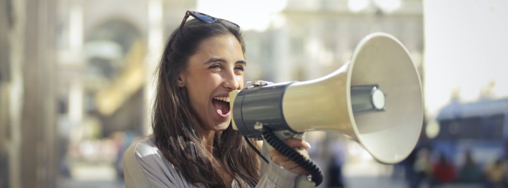 4 Ways to Create Excitement When Public Speaking